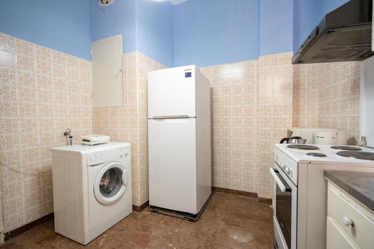 Larissa Station Metro St. 2 Bedrooms 3 Pers. Flat Atina Dış mekan fotoğraf